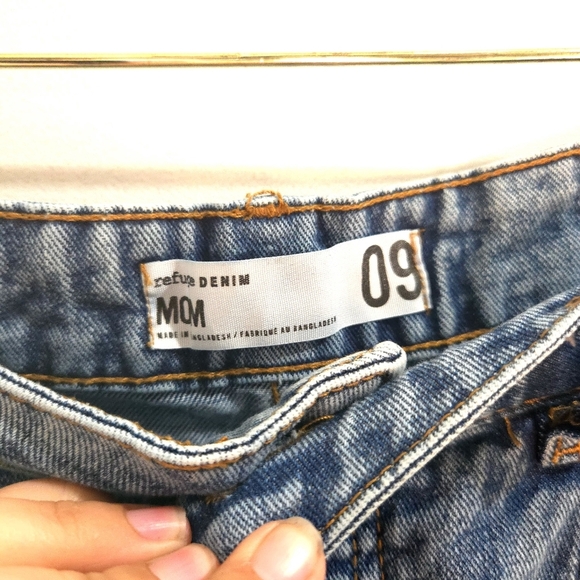 Refuge Denim | Blue Denim Mom Jeans Acid Wash - Picture 6 of 11